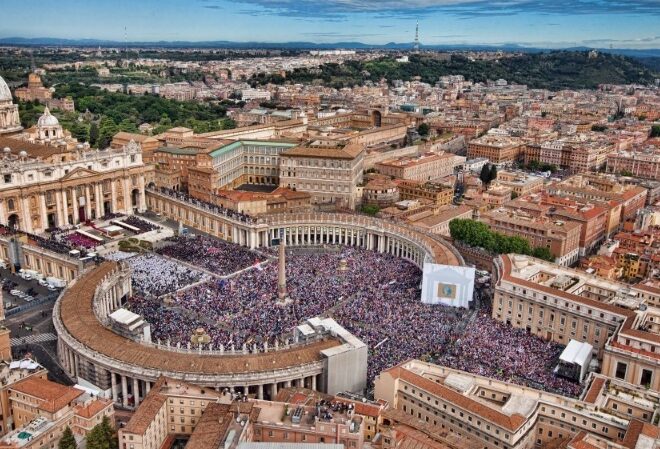 Banqueiros do Vaticano têm ligações financeiras com o setor dos combustíveis fósseis
