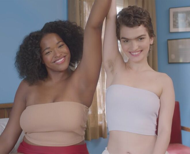 Primeiro anúncio de gilete que mostra pelos corporais das mulheres