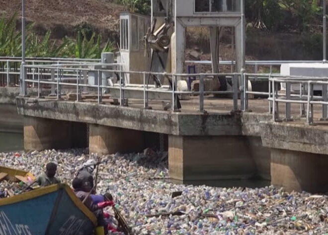 Congo: plástico entope barragem e provoca cortes de eletricidade