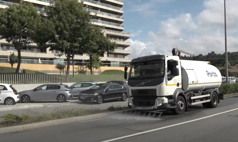 Porto usa água reciclada para lavar ruas e regar